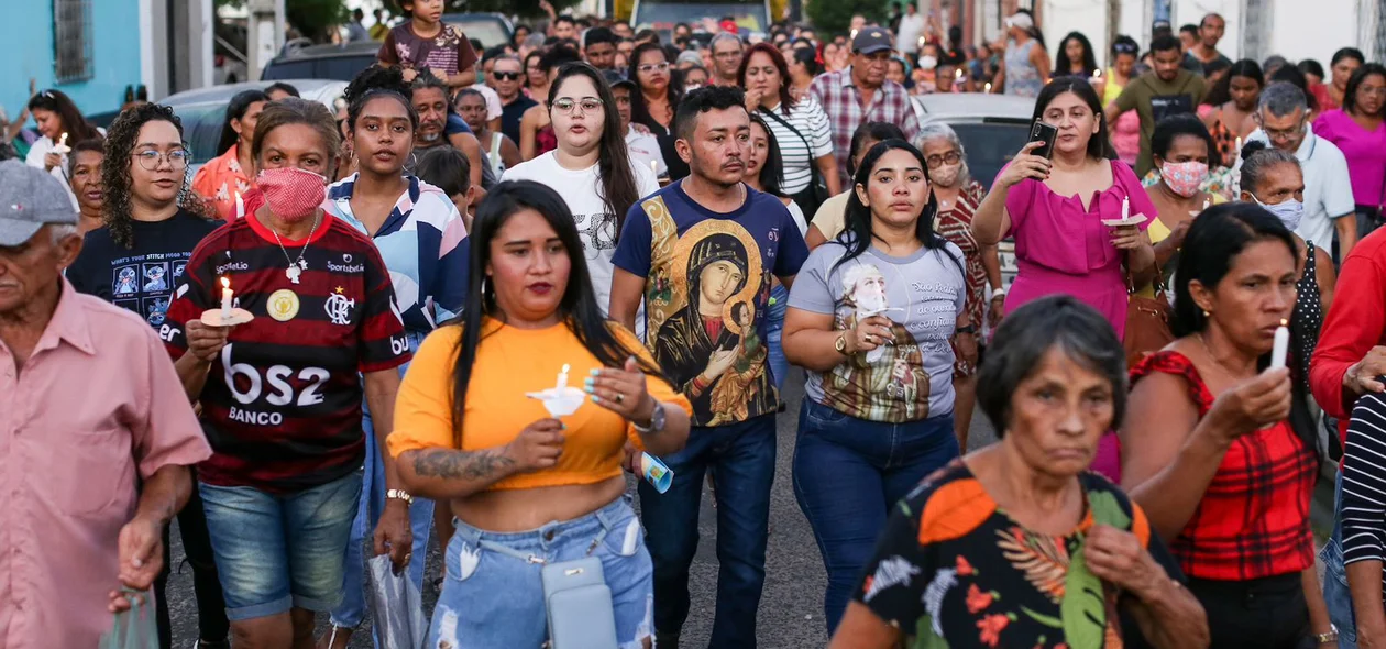 Procissão durante o festejo de Poti Velho