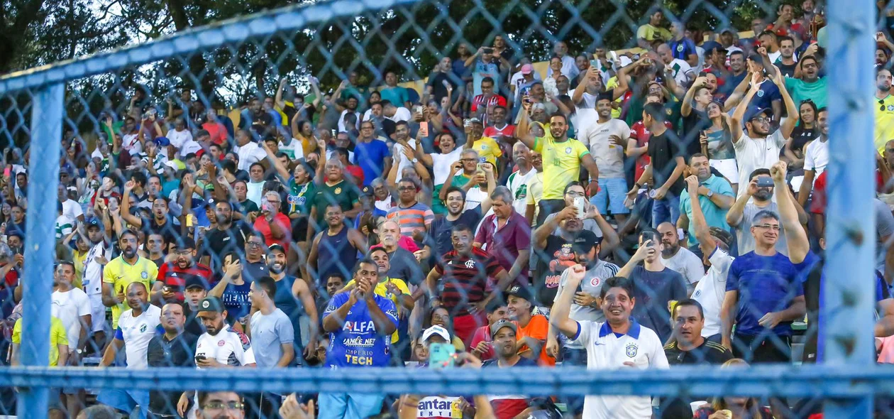 Público se fez presente na partida do Altos contra o CSA