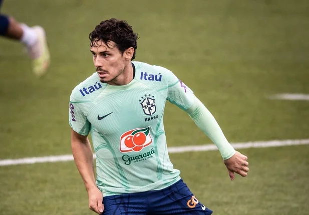 Raphael Veiga em treino com a seleção brasileira