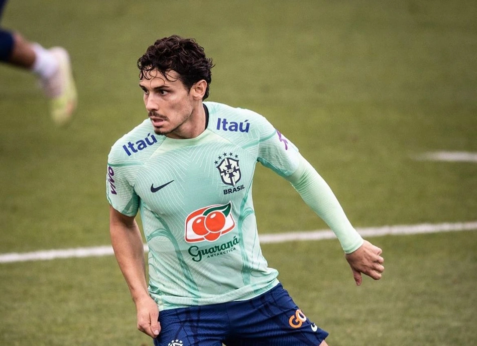 Raphael Veiga em treino com a seleção brasileira