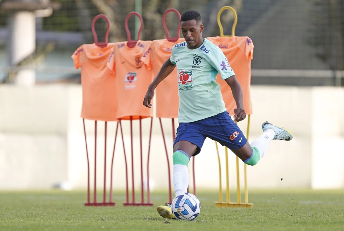 Robert Renan foi convocado para a Seleção Brasileira