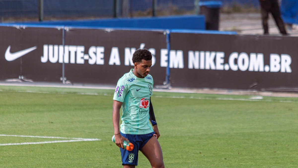 Rodrygo em treino da seleção brasileira