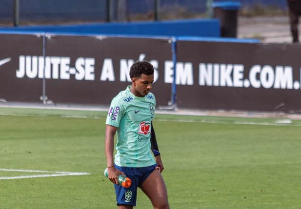 Rodrygo em treino da seleção brasileira