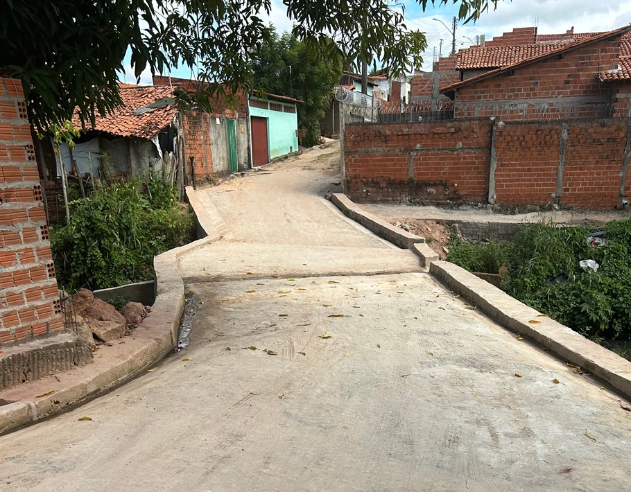 SAAD Leste realiza pavimentação nas ruas da Vila Madre Teresa