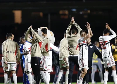São Paulo sofre, mas garante classificação nos pênaltis