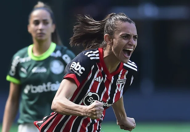 Corinthians bate Palmeiras em 1º jogo da semi do Brasileirão Feminino