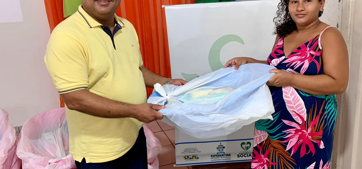Secretaria de Assistência Social de Esperantina realiza entrega de enxovais