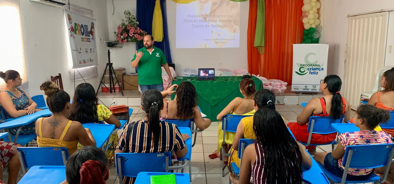 Secretaria de Assistência Social de Esperantina realiza entrega de enxovais