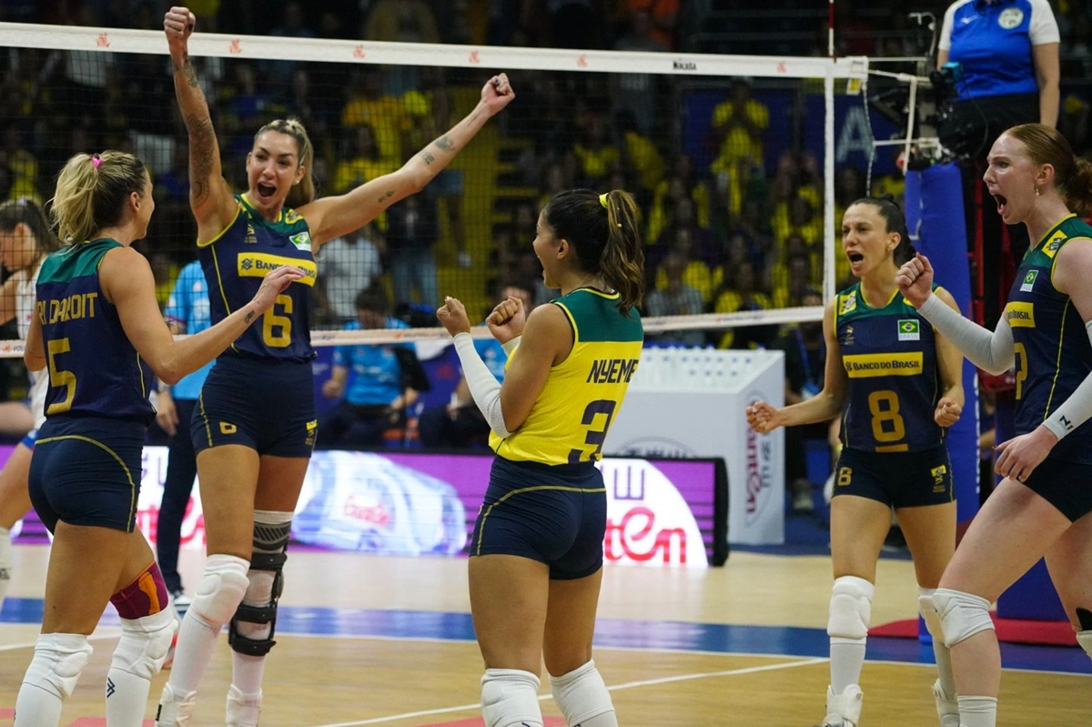Seleção brasileira feminina de vôlei vence a Sérvia com jogo decisivo de Thaísa