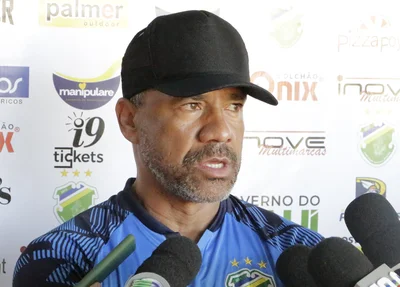 Sérgio Soares, técnico do Altos