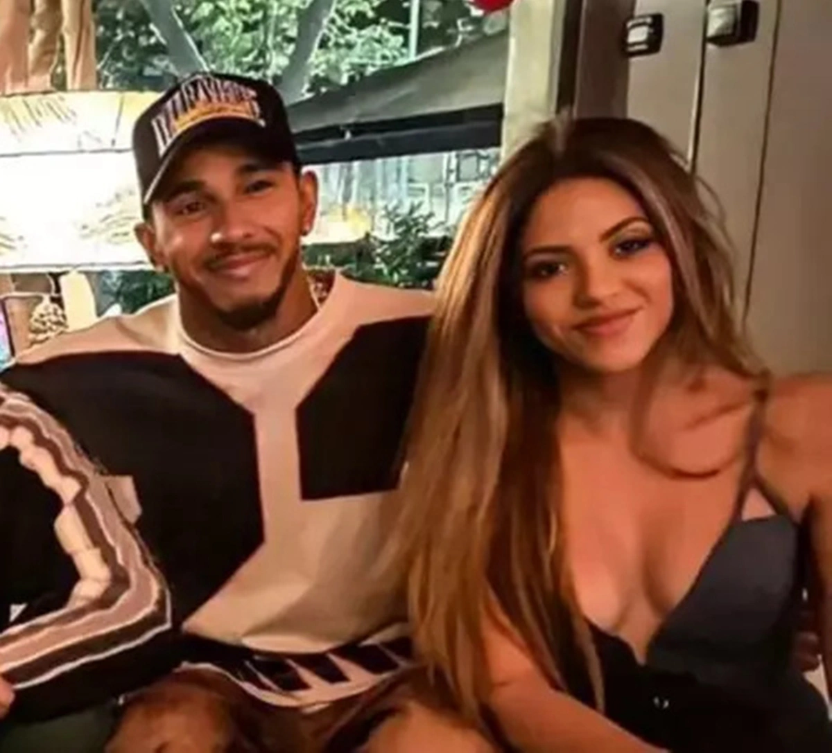 Shakira e Hamilton estariam namorando, segundo a revista "People"