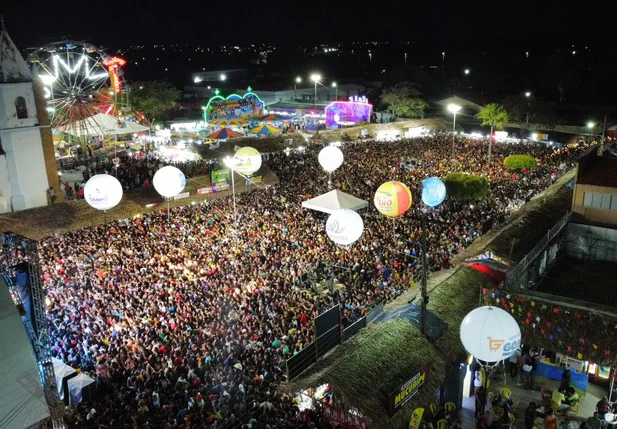 Show do Desejo de Menina lotou o Festejo de Santo Antônio em Campo Maior
