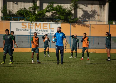 Técnico Luan Carlos comanda primeiro treino com o elenco do Altos