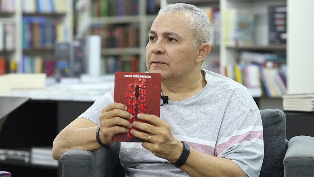 Toni Rodrigues e o livro Coração Selvagem