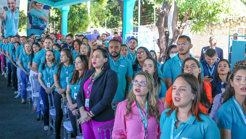 Trabalhadores presentes na solenidade