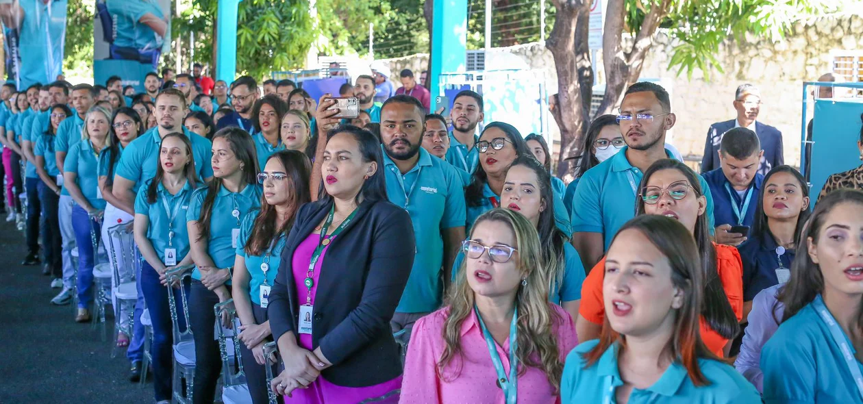 Trabalhadores presentes na solenidade