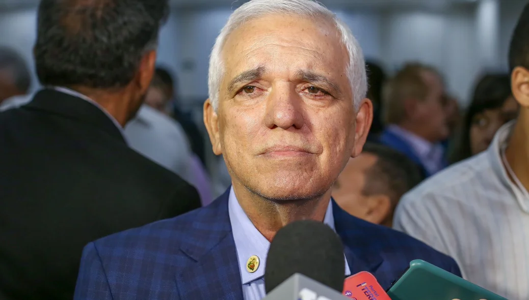 Vice-governador Themístocles Filho