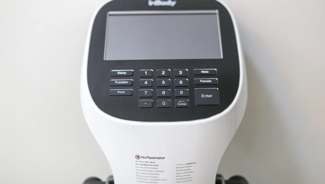 A bioimpedância elétrica é um exame destinado à avaliação da composição corporal