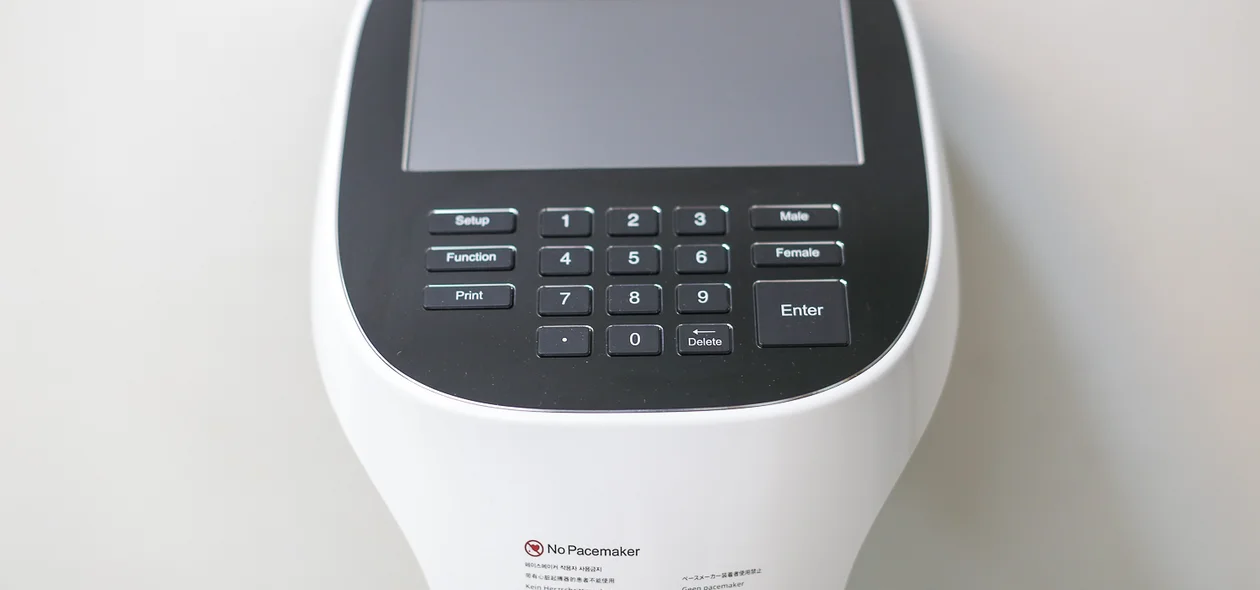A bioimpedância elétrica é um exame destinado à avaliação da composição corporal