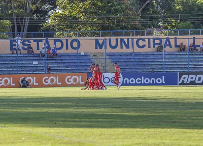 América-RN abriu o placar contra o Altos no estádio Lindolfo Monteiro