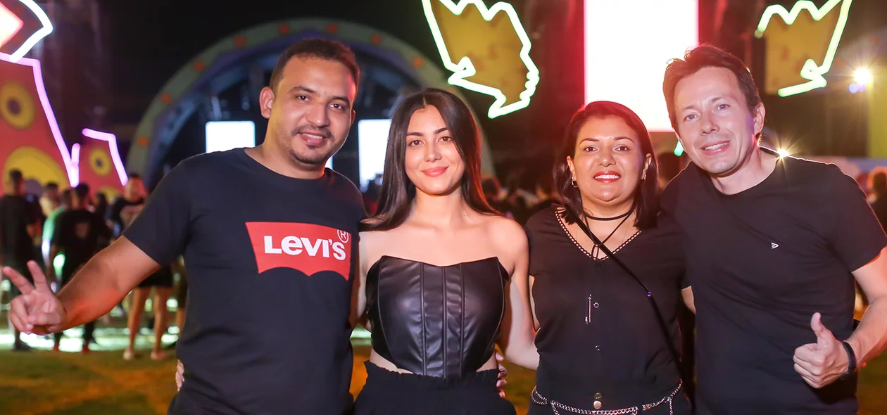 Amigos curtindo o Piauí Pop