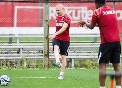 Andrés Iniesta em treinamento no Vissel Kobe