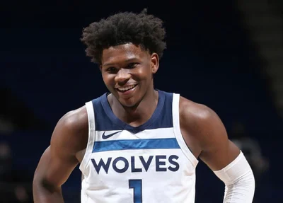 Anthony Edwards assina extensão máxima com Timberwolves