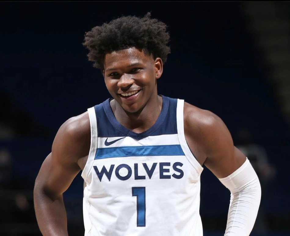 Anthony Edwards assina extensão máxima com Timberwolves