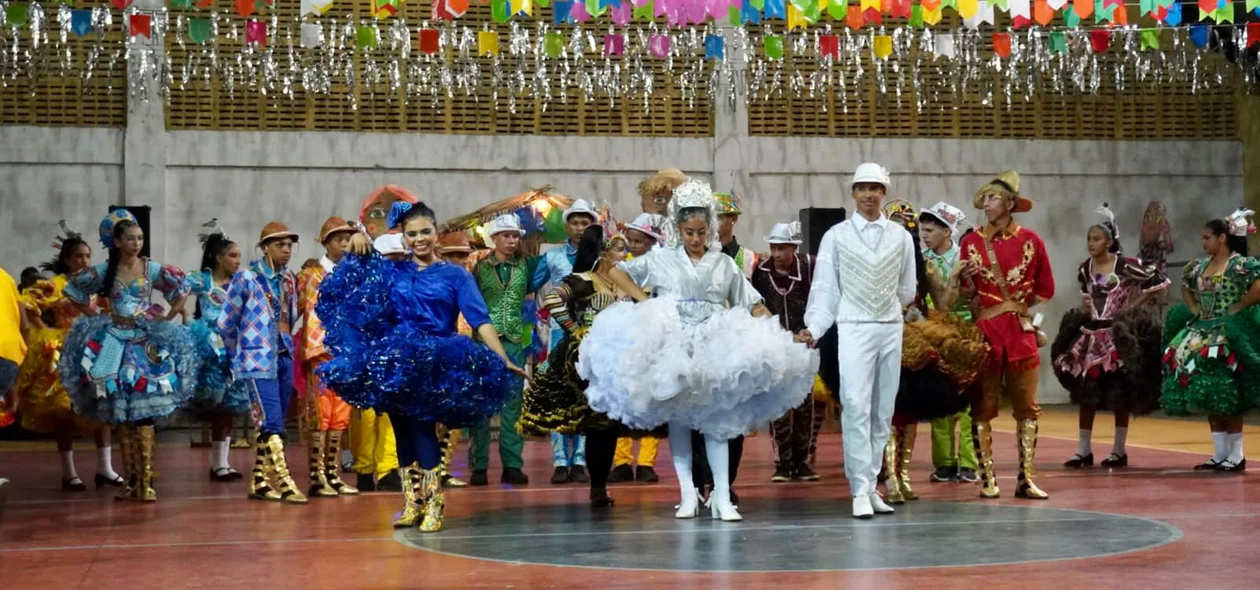 Apresentação junina