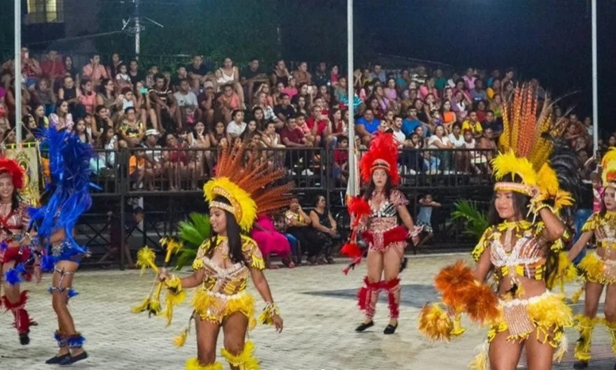 Apresentações culturais marcaram a noite