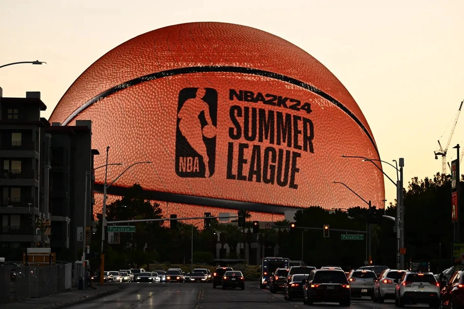 Arena homenageou o basquete na abertura da Summer League Las Vegas