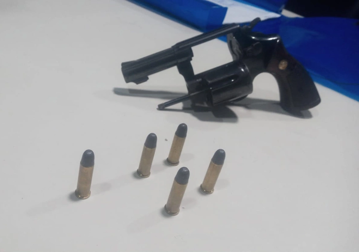 Arma apreendida pelos policiais do 13º BPM