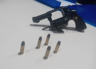 Arma apreendida pelos policiais do 13º BPM