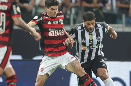 Atlético Mineiro e Flamengo se enfrentam na noite deste sábado (29)
