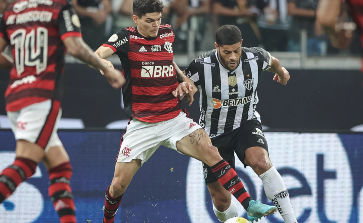 Atlético Mineiro e Flamengo se enfrentam na noite deste sábado (29)