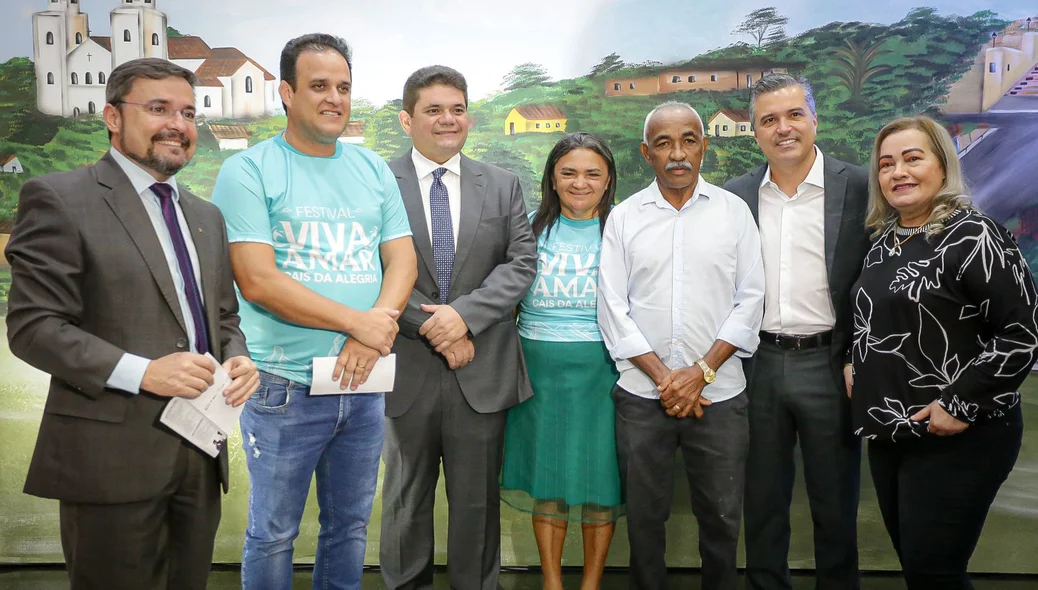 Autoridades participaram da solenidade