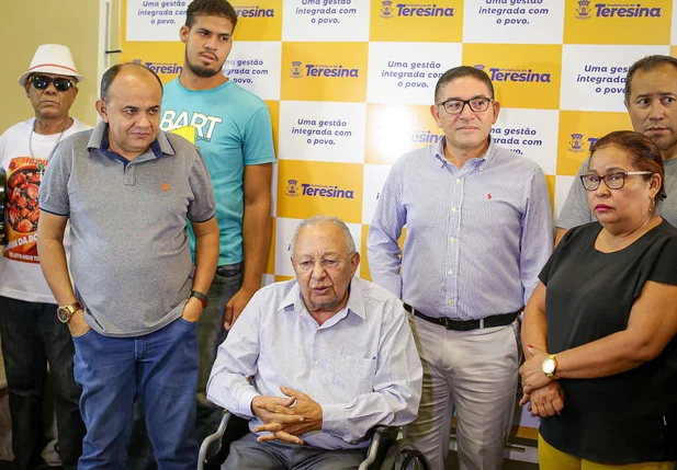 Autoridades participaram do café com a comunidade
