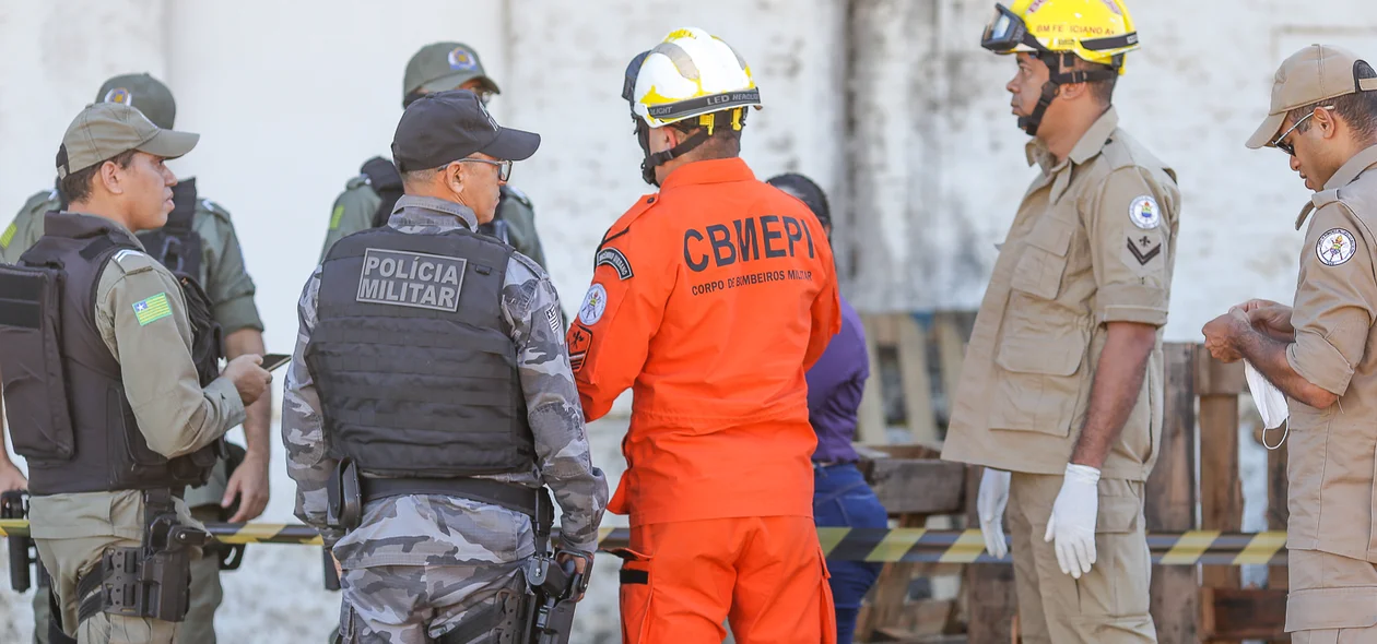 Bombeiros e Polícia Militar no local