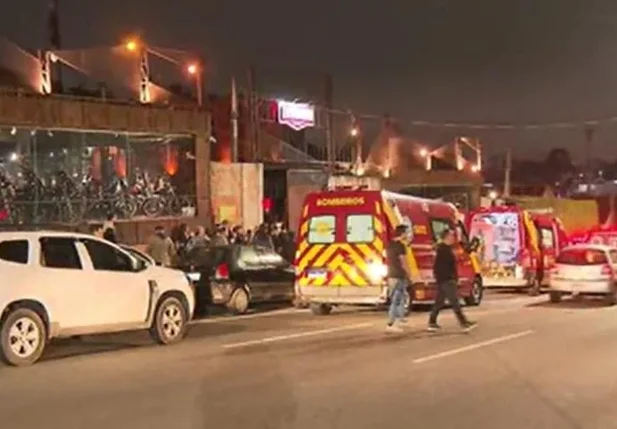 Bombeiros estiveram presentes para socorrerem as vítimas