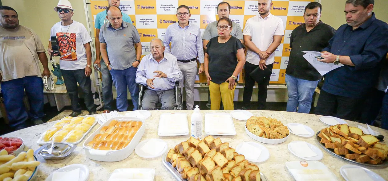 Café com a comunidade do Monte Castelo