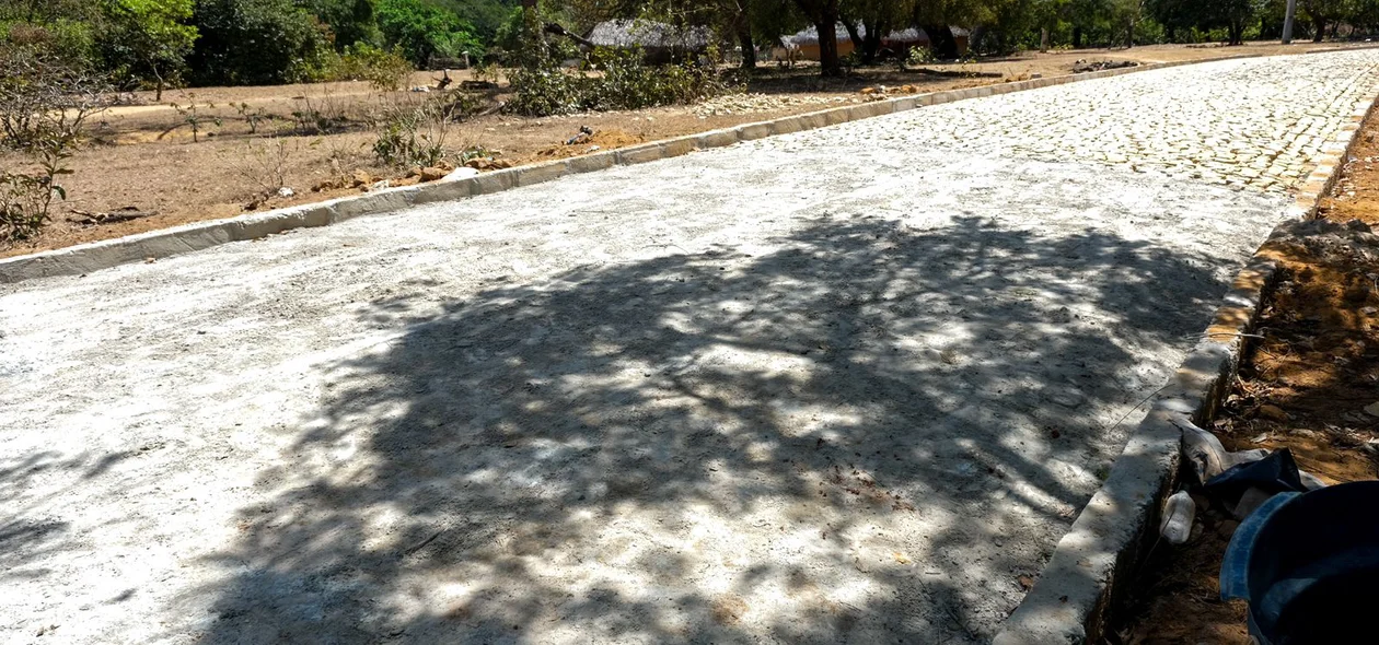 Calçamentos esses que eram reivindicações antigas dos moradores dessas comunidades