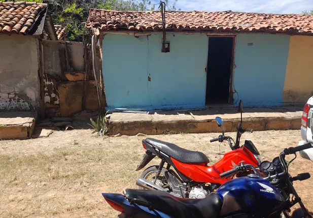 Casa onde as motos foram encontradas