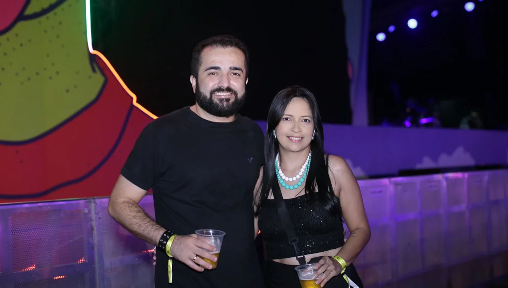 Casal curtindo o Piauí Pop