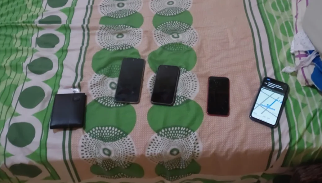 Celulares apreendidos durante a ação policial