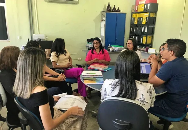 Comissão da Escola Municipal Ambiental 15 de Outubro reunida