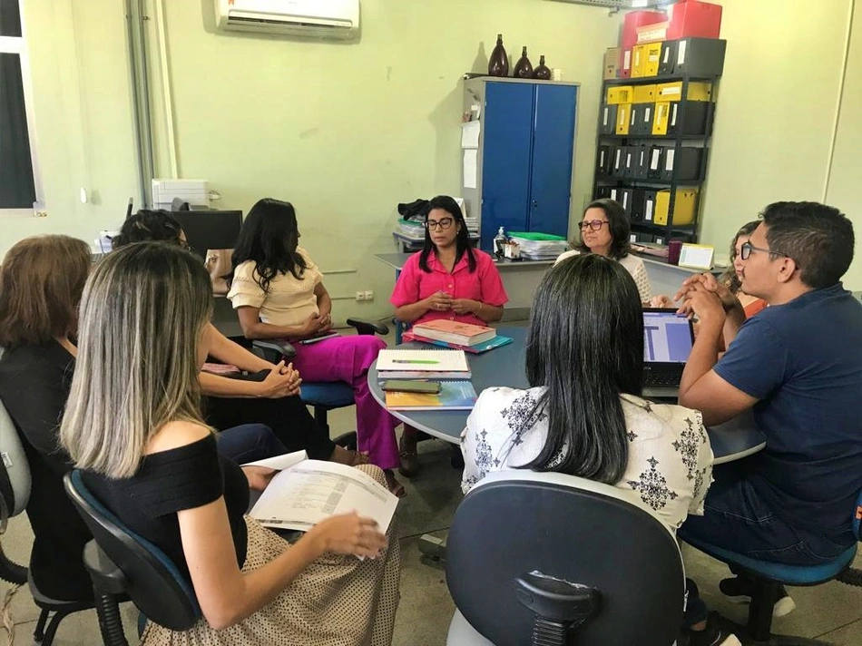 Comissão da Escola Municipal Ambiental 15 de Outubro reunida