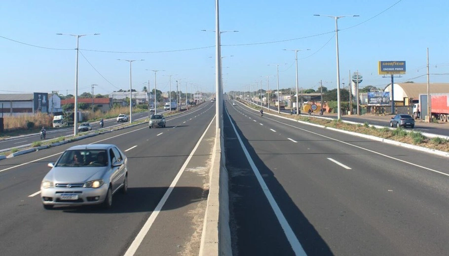 Construção de duas vias principais