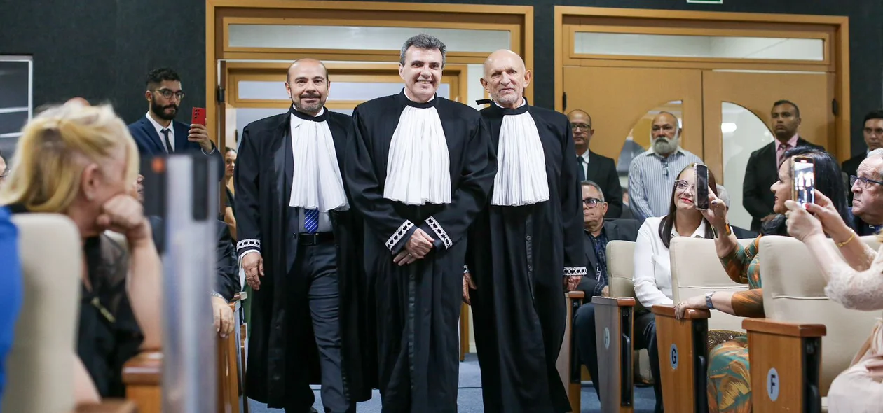 Desembargador tomou posse no Palácio da Justiça