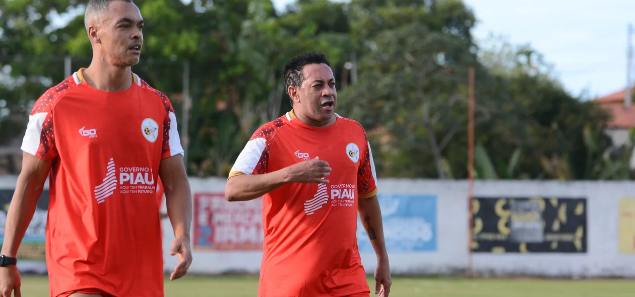 Dodô e Júnior, ex atletas profissionais de futebol