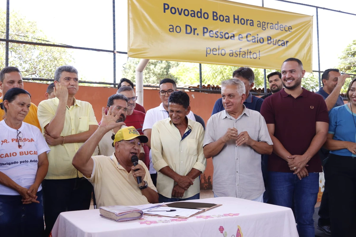 Dr. Pessoa assina ordem de serviço para recuperação da estrada do Boa Hora